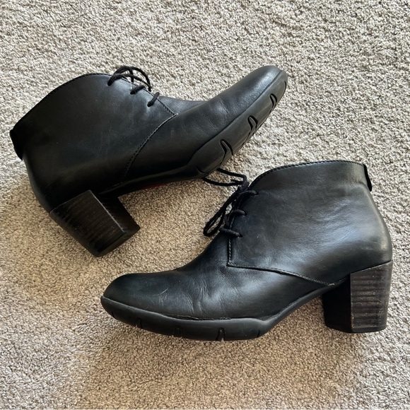 Wolky Women's 41 BIGHORN Black Vegi Lace-Up Block Heel Ankle Boots Booties - Picture 1 of 5